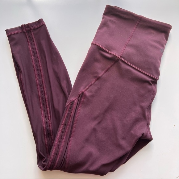 Athleta Shakti Mesh 7/8 Tight, Spiced Carbenet Size M - Picture 13 of 13